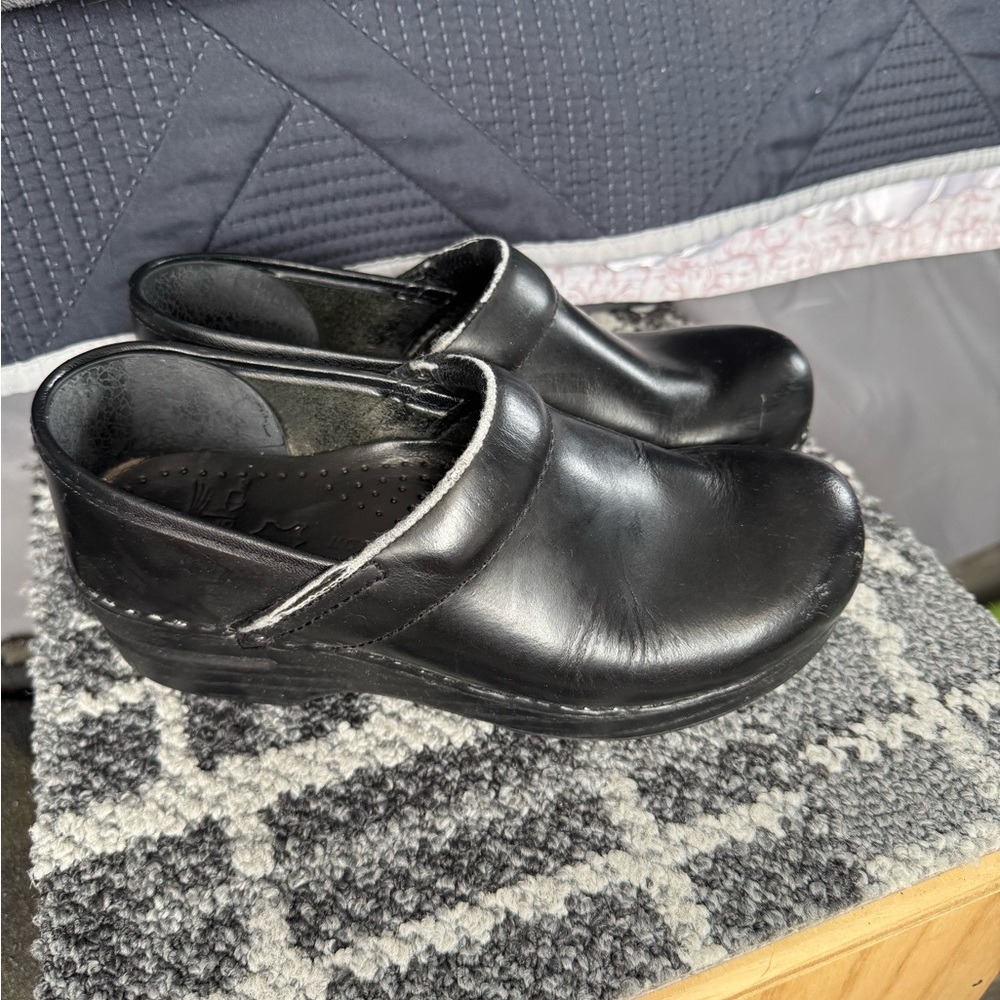 Black Dansko slip on clogs, Size 36